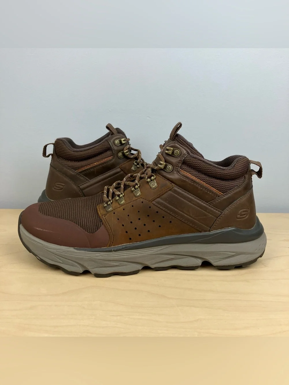 Skechers Men’s Size 12.0 Brown Leather Hiking Outdoor Boots Relaxed Fit